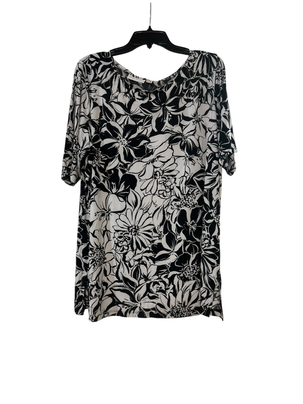 Susan Graver Black and White Floral Liquid Knit Scoop Neck Top